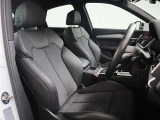 高級家具のような質の高いレザーを採用するのはAudiのクルマづくりの哲学のひとつです。体の大きなドイツ人が座っても頑丈な耐久性があります。シートヒーター付きですので冬でも大変心地良く運転をして頂けます