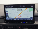 11.4インチ純正メモリーナビ(LXM-237VFLi)を装着しています。目的地設定やルート案内もスムーズに行えます。