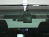 リヤ用ドライブレコーダー装備!これがあれば、相手方が危険運転をしてきた場合などでも客観的に証明でき、事故や事件の直接的な証拠の確保にも生り得ます。
