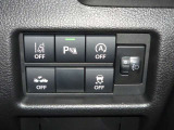 【パーキングセンサー】障害物などが車両に近づいた際に、音と画面表示にてお知らせしてくれます。警告音も段階的に鳴ってくれるので、どのくらいの近さなのか感覚的に察知することが出来ます♪