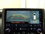 バックガイドモニターで、後方を確認しながら安心して駐車することができます。運転初心者も熟練者も必須の機能ですよ!