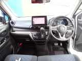 周りが見やすく運転しやすいお車です♪