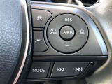 【ステアリングスイッチ】右です。ハンドルから手を離さず、運転に集中したまま手元でマルチインフォメーションディスプレイ内の表示切替などができます。