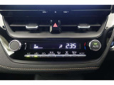 ★エアコンはオートタイプが装着済みです!オートモードにしておけば、車内温度を設定するだけで風の料や吹き出し口の切り替えを機械が行ってくれます!一年中快適な環境を作れますよ♪