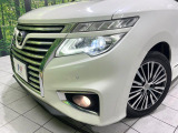 【LEDヘッドライト】悪天候や夜間走行時も良好な視界を確保し安心して運転できる高輝度LEDヘッドライトを装備!点灯速度が早く、消費電力も抑えられています。