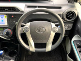 インテリアに合わせたデザインのステアリングは、運転される方のことも考え、運転しやすい形状、大きさです。是非一度、実際に触ってお確かめください。