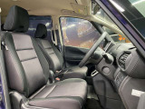 運転席も広々としており運転しやすい環境を実現しています☆