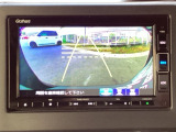 バックモニター付きで、車庫入れやバック時の後方確認をサポート。