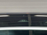 【トヨタセーフティセンス】走行中に前方の車両等を認識し、衝突しそうな時は警報とブレーキで衝突回避と被害軽減をアシスト。より安全にドライブをお楽しみいただけます。