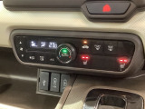 フロント両席にはシートヒーターが付いています!寒い日に便利な装備ですね。