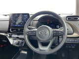 運転席まわりです。 各操作スイッチは使いやすい位置に配置されてます。