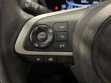 【ステアリングスイッチ】運転中に視線を前に向けたまま画面の操作できます。