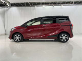 両側パワースライドドア付きだから、狭い駐車スペースなどでの 乗り降りラクラク!小さなお子さまのいるご家庭には嬉しい装備。