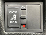 【パワースライドドア】スマートキーや運転席のスイッチでスライドドアの開閉が可能♪電動だから力を入れてドアを開ける必要が無く、小さいお子様でも、重い荷物を持っている時もラクに開け閉めできます♪