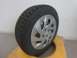 R5年式冬タイヤ185/60R15ダンロップ製です。