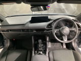 安全運転と情報操作を両立する運転席まわり。さまざまな情報を扱いながら正しい姿勢で安全に運転できることを追求したコックピット!