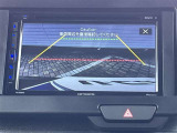 狭い駐車場や立体駐車場などもリアルに映るバックガイドモニター付でラクラク駐車♪