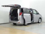 この度は、当社の展示車をご覧いただきまして、誠に有難うございます。自信をもってお勧めできる車となりますので、ごゆっくりご覧頂きたいと思います。