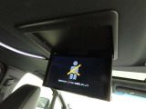トヨタ純正12.1型後席ディスプレイを装備しております。