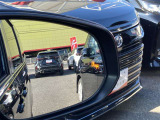ブラインドスポットモニター★後方側から接近してくる車両を検知して危険をお知らせしてくれます。