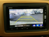 バックモニター付きで車庫入れもラクラク♪
