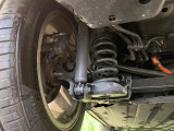 お車を安心してお乗りいただく為には、足回りの定期点検が欠かせません。サービスサポート(有償保証)では無料点検もご提供しており、安心のカーライフをお過ごしいただけるサポート体制が整っています。