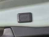 【パワーバックドア】ボタン一つでドアの開閉も楽々操作できます。
