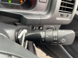 【オートライトシステム】車外の環境に合わせてライトを点灯します♪トンネル入り口では瞬時に点灯するなど、点灯、消灯を車外の明るさに応じて行います♪