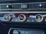 オートエアコンは運転席側と助手席側でそれぞれ自由に温度設定ができます。