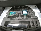 スペアタイヤレス車です。応急セットを搭載しております。