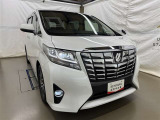 LEDヘッドライトです。デザイン性がよくとても明るいので、夜間の走行や悪天候でも安心です。しかも長寿命!