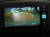バックガイドモニターで、後方を確認しながら安心して駐車することができます。運転初心者も熟練者も必須の機能ですよ!