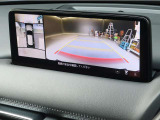 【360&deg;ビューモニター】駐車が苦手な方も、これがあれば安心です!狭い駐車場や花壇などがあって心配な駐車シーンでも、死角がなく安全が確保できます♪