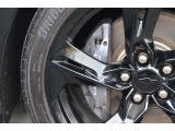 ロゴ入りBremboハイパフォーマンスブレーキ V8 6.2リッターエンジンのカマロSSに相応しい高性能ブレーキを搭載致します。