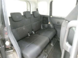 ゆとりある広々とした車内空間は、ドライブを始め買い物やレジャーなど、幅広く活躍します。一人でもみんなとでもお出かけを楽しみましょう!