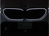 ☆BMWの代名詞とも言える【キドニーグリル】一目見ただけでBMW車であると認識できる確固たるアイコンとして存在感を放ちます☆