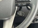 【クルーズコントロール】こちらを操作いただくことで、車は一定速度を維持したまま走行し続けます ブレーキ操作やスイッチを切ることで通常走行に戻ります