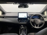 シンプルながら機能性溢れる運転席廻りです。視界性もよく、運転しやすいですよ。