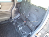 ◆チップアップ&ダイブダウン機構付【ULTR SEAT】は後席座面を左右分割で跳ね上げることができます。トランクで積載できない背の高い荷物をラクラク収納できます。ホンダ車ならではの人気装備です。