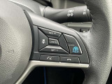 プロパイロットスイッチをONにして走行スピードを設定するだけで、ステアリングを自動制御で車線中央走行をキープ。車間距離をキープ。急な割り込みにもブレーキ操作なしでスピードをコントロール。