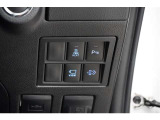 機能性溢れる運転席まわり。使いやすいスイッチ類の配置で運転中のストレスを軽減し楽しくドライブできますよ。