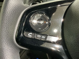 ステアリングにオーディオ操作スイッチが付いています。オーディオ画面に直接タッチしなくても操作が出来ますので、運転に集中できます。