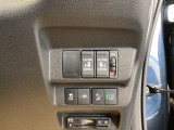 パワースライドドアの開閉はスマートキーのリモコンやドアノブは勿論、運転席側のスイッチ操作でも開閉ができ、安全・簡単です。