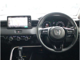 操作性に優れた運転席となります!小物入れや各ボタンの配置にこだわり、使いやすいです!座り心地もよく視認性も良好なのでロングドライブもお任せ下さい!