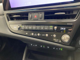 デュアルエアコンとは、運転席と助手席で、個別に温度設定ができる機能です。気温の感じ方は、人それぞれ違うもの。乗る人に優しい機能ですね。
