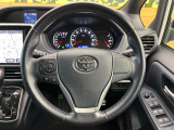 【純正革巻きステアリング】上質な革を使用することで、手にしっかり馴染みとても運転しやすいハンドルです♪