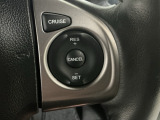 【クルーズコントロール】アクセルペダルを踏まずに一定の車速で走行できますので、高速道路など加減速の少ない道で便利です♪長距離ドライブの疲れを軽減してくれる、嬉しい装備ですよね♪