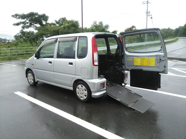 ダイハツ ムーヴ 