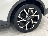 タイヤサイズは225/50R18!純正アルミホイール!残り溝は7ミリ程度です!