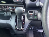 停車中にブレーキペダルを踏み続けなくてもブレーキ保持ができるオートマチックブレーキホールド機能もついております。